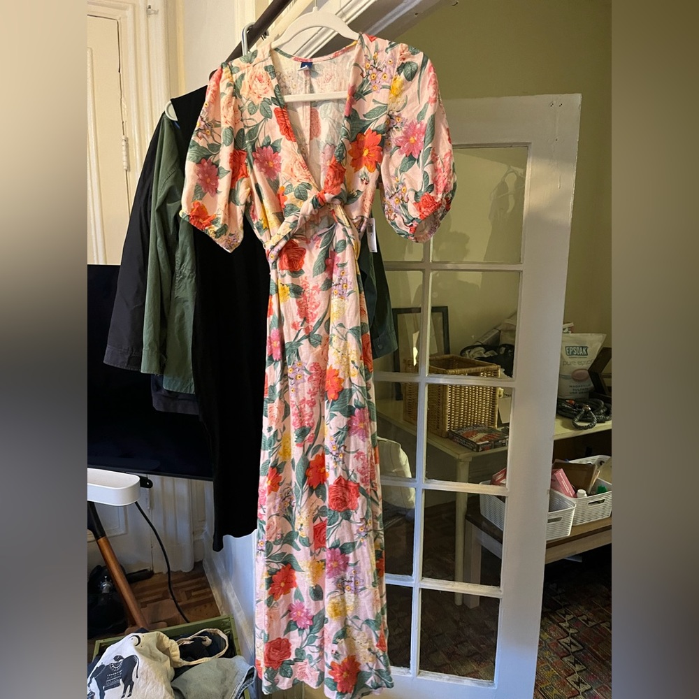 Floral dress with tie